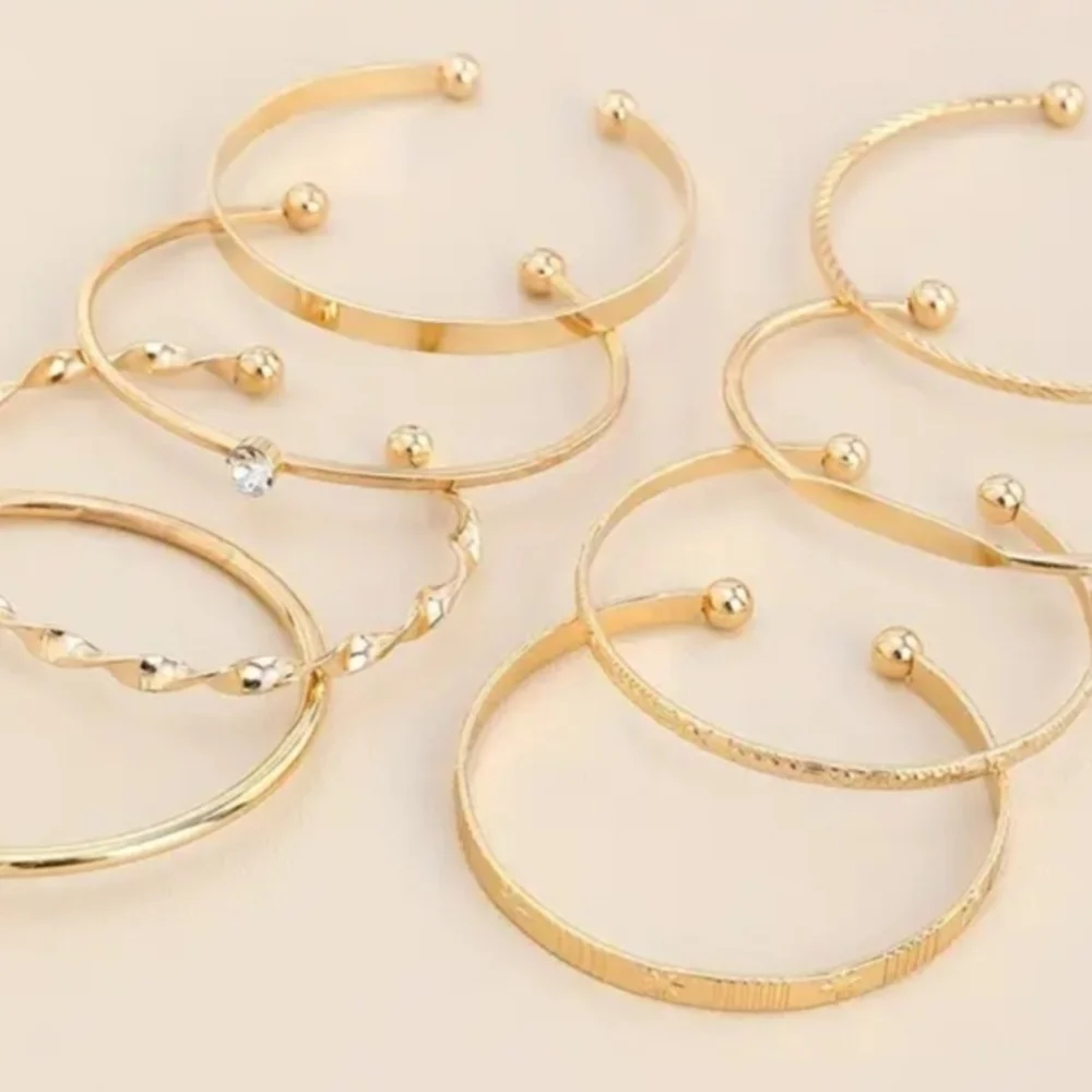 Chic Gold Bracelet Collection - Picture 2 of 3